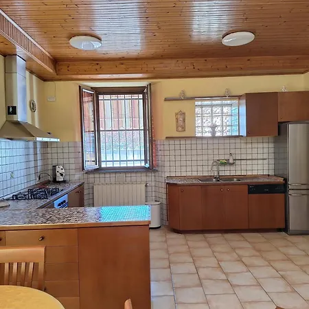 Eli's House Apartment